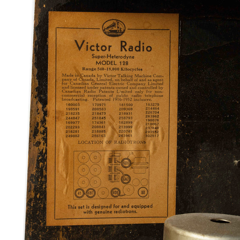 Walnut Cased Victor "Globe Trotter" Tombstone Radio (As Is)