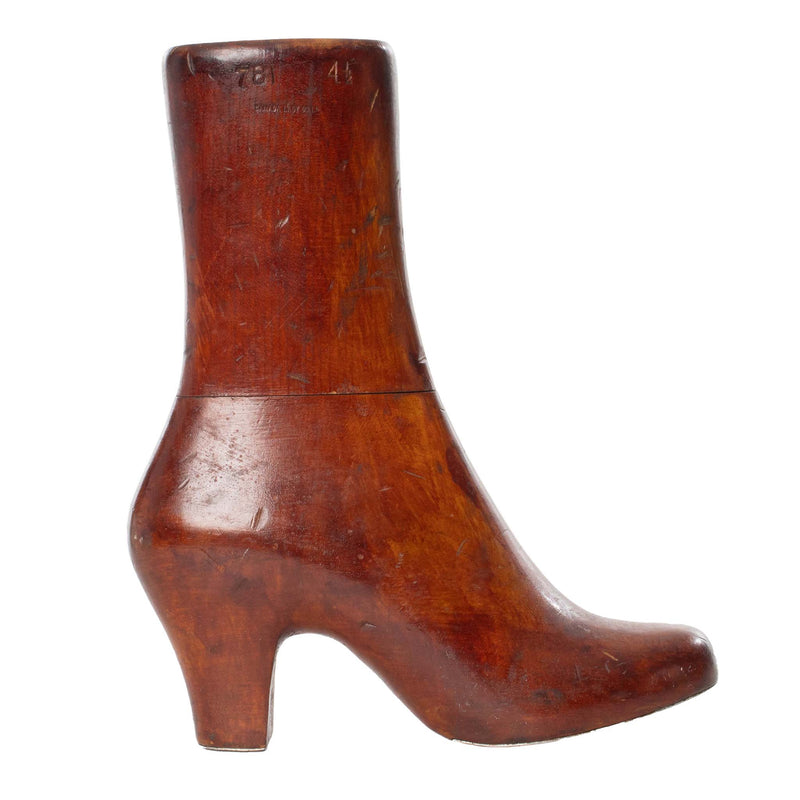 Wood Ladies Boot Form