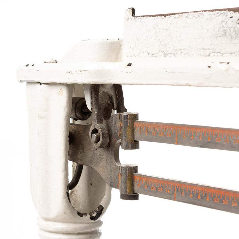 White Painted Scale and Weights (8pcs.)